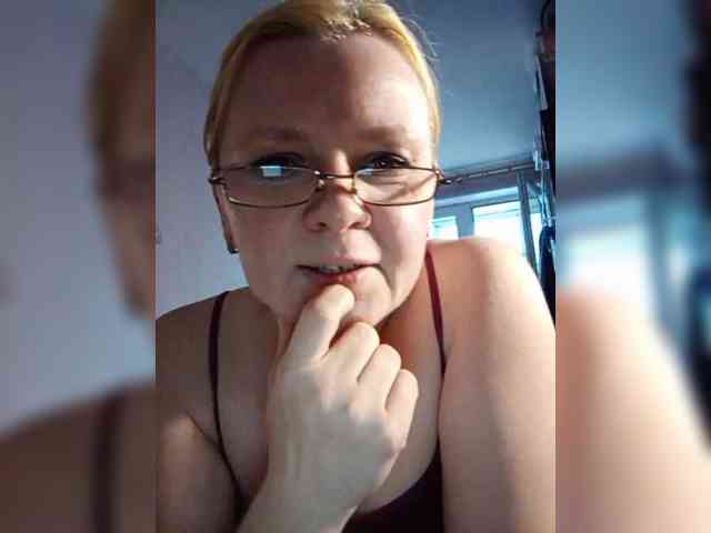 -WhiteQueen- webcam