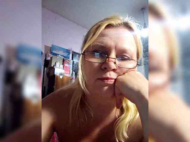 -WhiteQueen- webcam