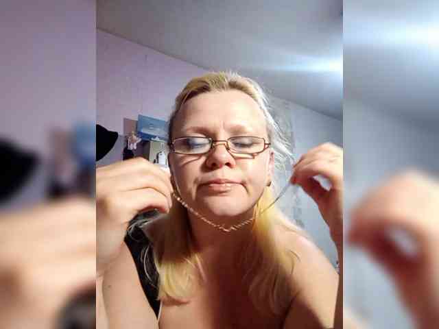 -WhiteQueen- webcam