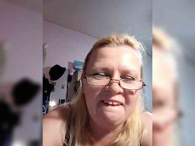 -WhiteQueen- webcam