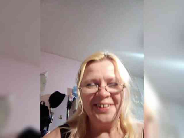 -WhiteQueen- webcam