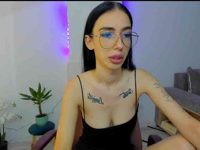 Celine-Roxelle webcam