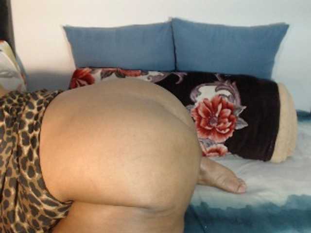 bootydiva83's BongaCams show and profile