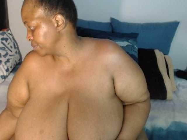 bootydiva83's BongaCams show and profile