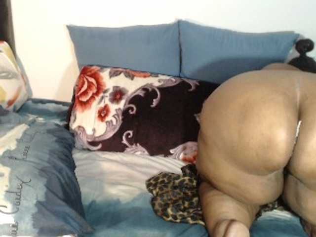 bootydiva83's BongaCams show and profile