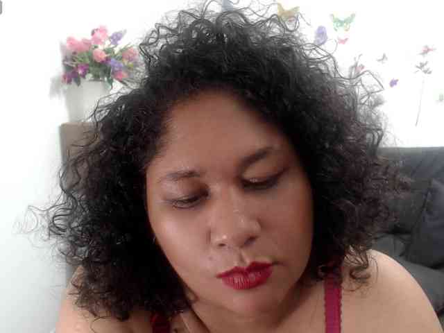 gina-noir webcam