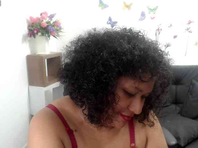 gina-noir webcam