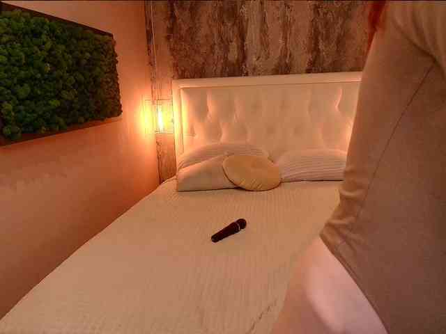 VioletBomer webcam