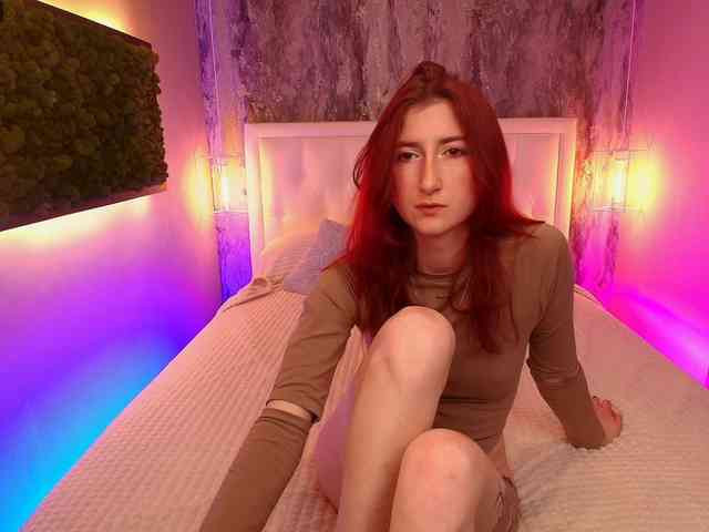 VioletBomer webcam