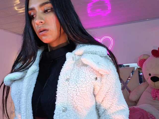 Sex chat gratuit in direct cu Jazmin-tay pe BongaCams