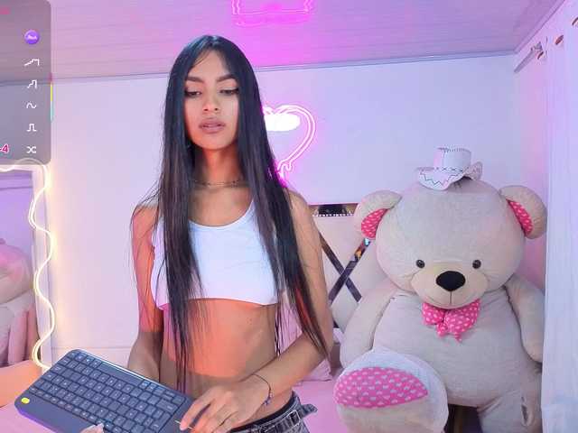 Jazmin-tay's BongaCams show and profile