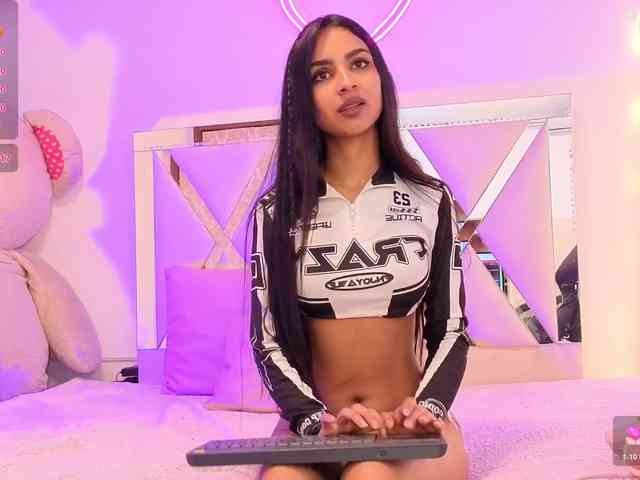 Jazmin-tay webcam