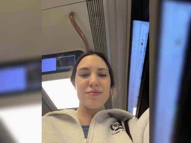 -Your-Michelle- webcam