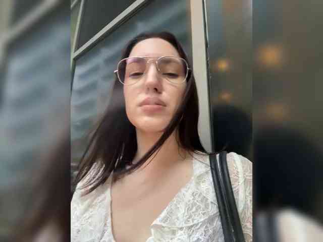 -Your-Michelle- webcam