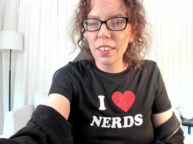 SaraDesireXO's BongaCams show and profile