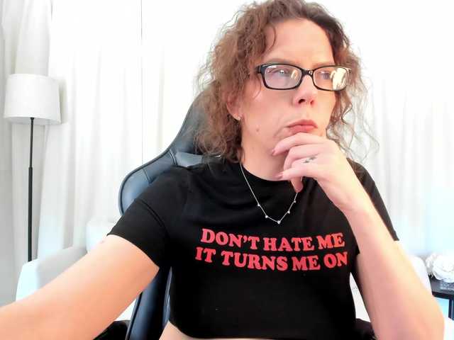 SaraDesireXO's BongaCams show and profile