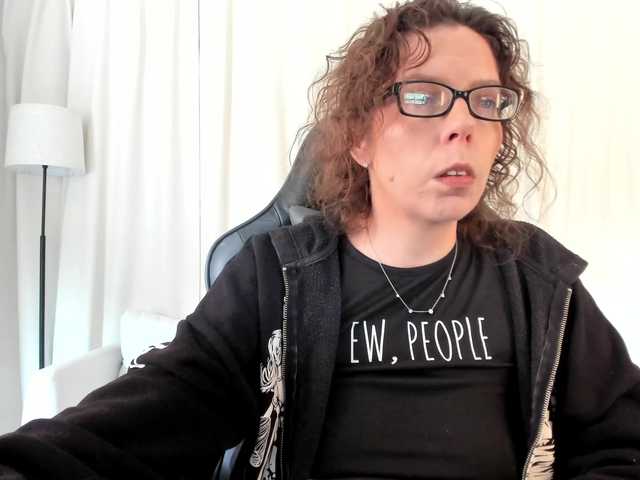 SaraDesireXO's BongaCams show and profile