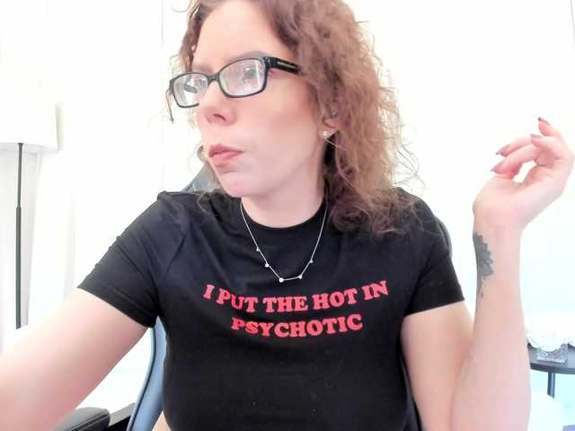 SaraDesireXO's BongaCams show and profile