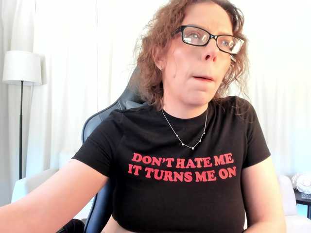 SaraDesireXO's BongaCams show and profile