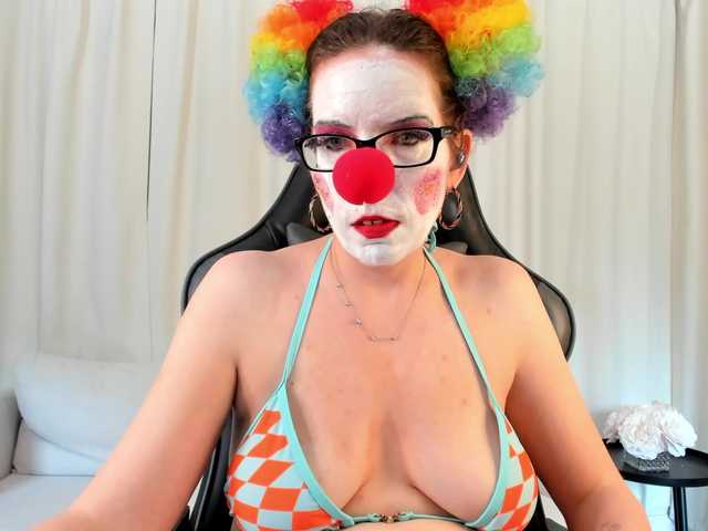 SaraDesireXO's BongaCams show and profile