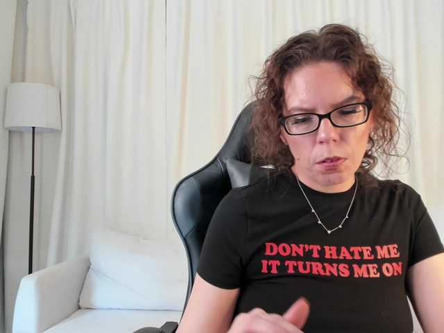 SaraDesireXO's BongaCams show and profile