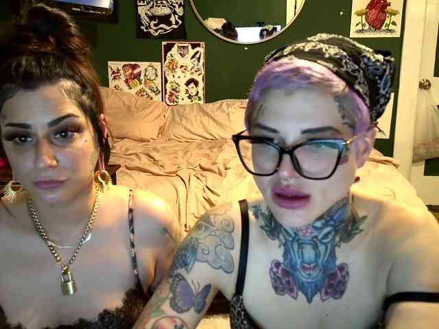 TitiAndCharlie webcam