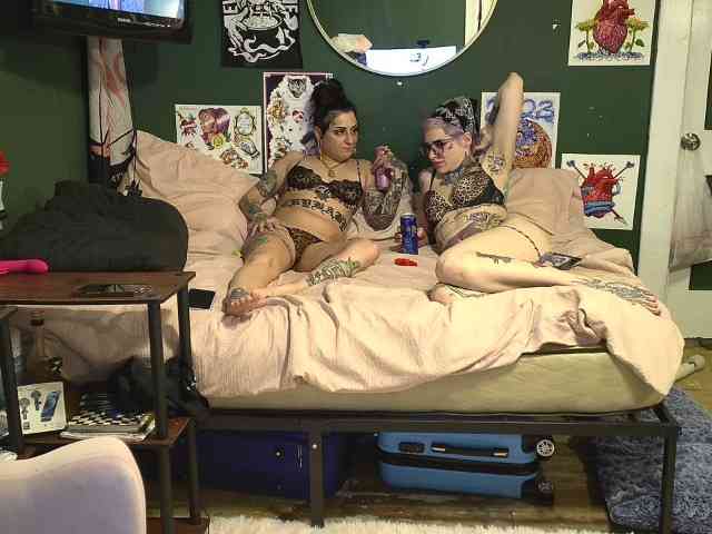 TitiAndCharlie webcam