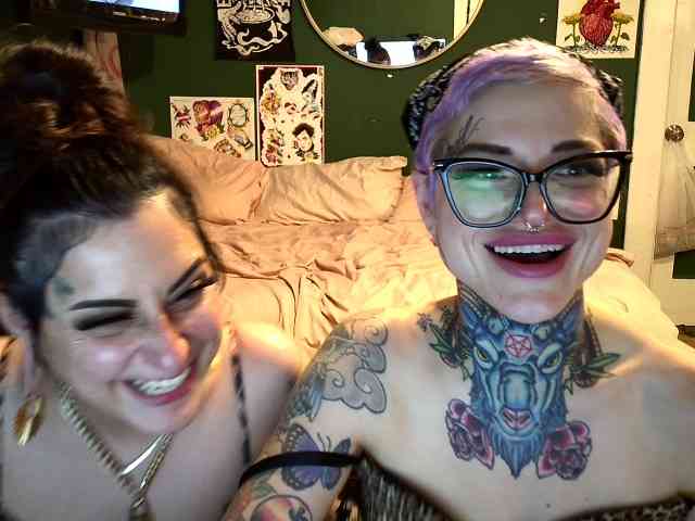 TitiAndCharlie webcam