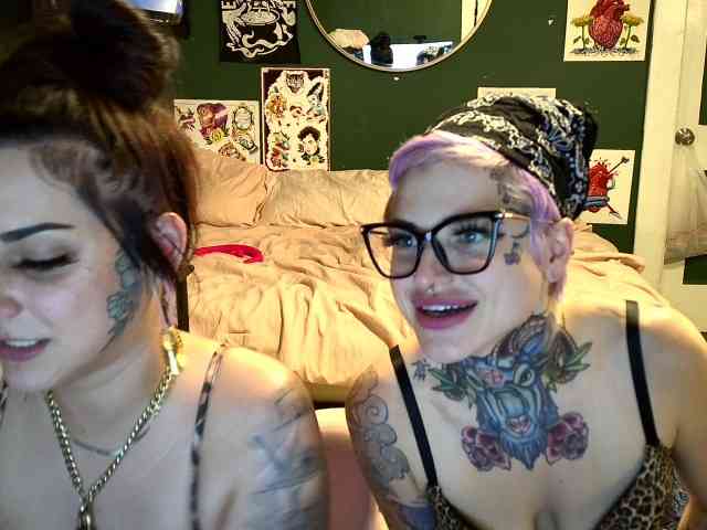 TitiAndCharlie webcam