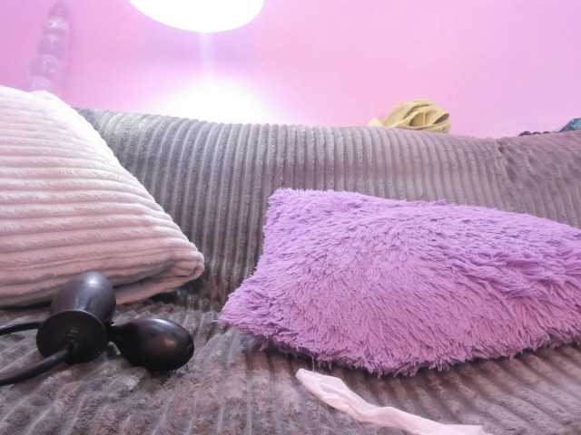 Hiyakasudere's BongaCams show and profile