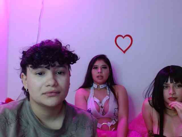 Girls-addicted-cum webcam