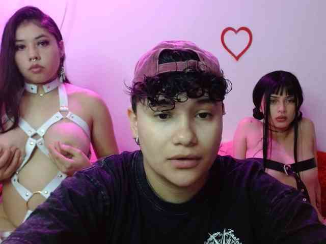 Girls-addicted-cum webcam