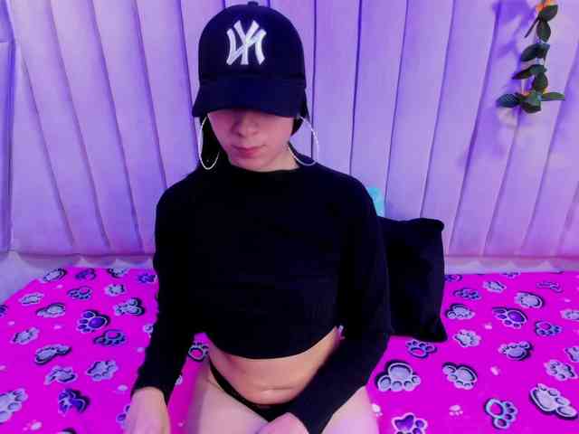 GabyThompson webcam