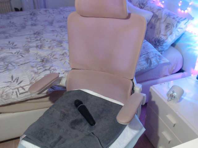 Auri5hot's BongaCams show and profile