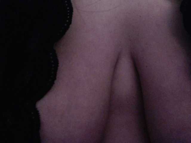 Auri5hot's BongaCams show and profile