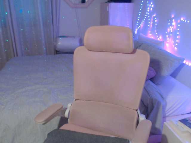 Auri5hot's BongaCams show and profile