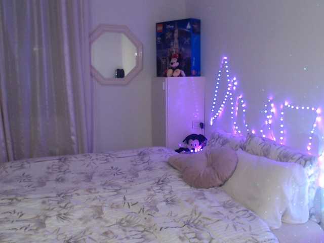 Auri5hot's BongaCams show and profile