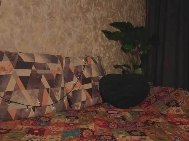 Meeeeow's BongaCams show and profile