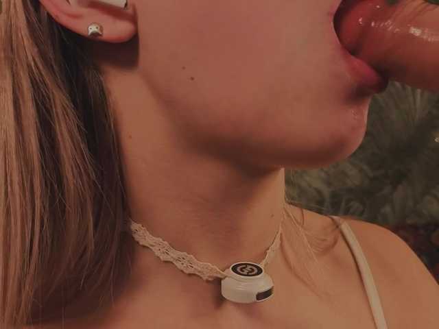 Meeeeow's BongaCams show and profile