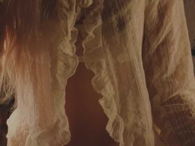 Meeeeow's BongaCams show and profile