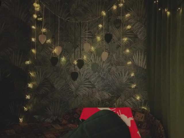 Meeeeow's BongaCams show and profile