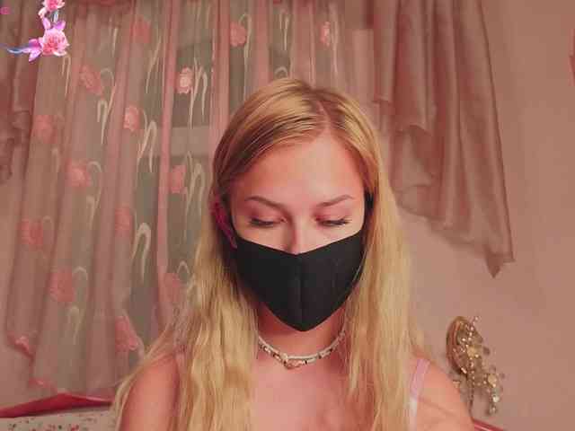 Meeeeow Live Webcam on BongaCams