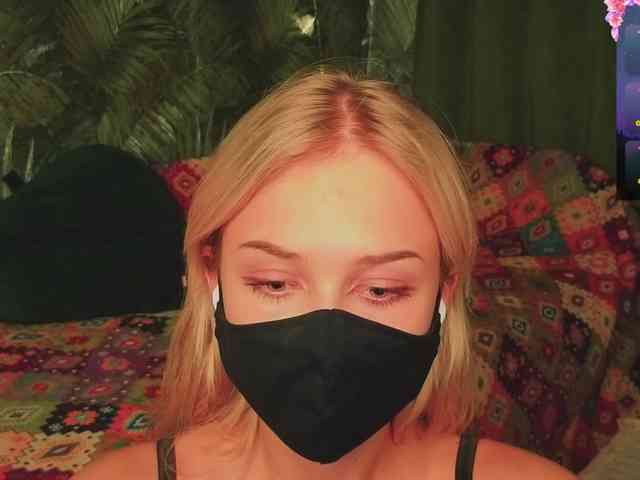 Meeeeow Live Webcam on BongaCams