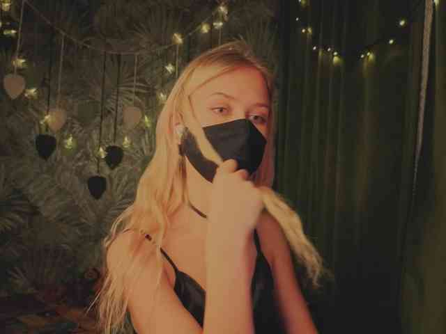 Meeeeow Live Webcam on BongaCams