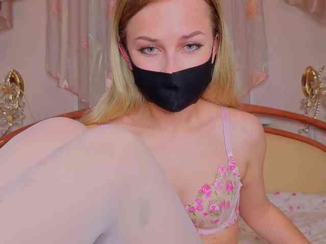 Meeeeow Live Webcam on BongaCams