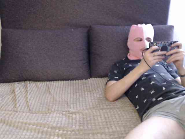 Gummy7bears Live Webcam on {site_name}