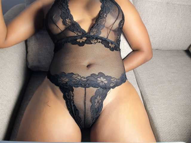 Nylaa's BongaCams show and profile