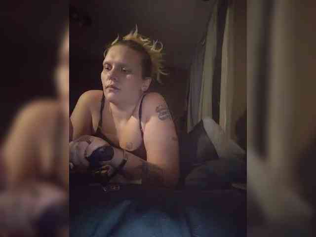 Lilredsexyqueen2... Live Webcam on BongaCams