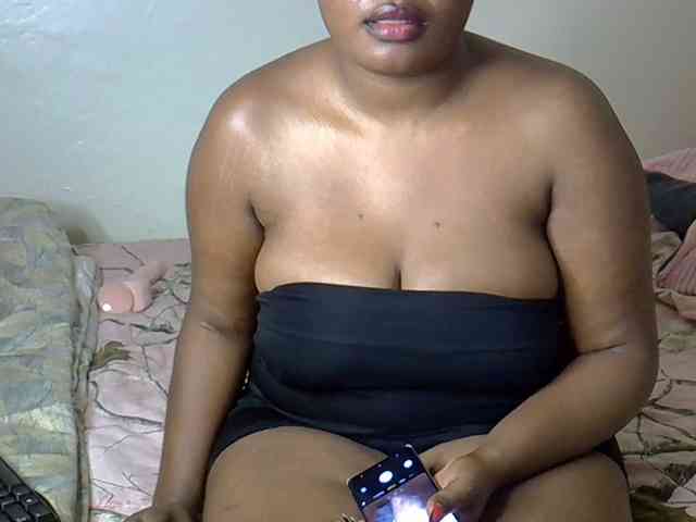 Prettynanu Live Webcam on BongaCams