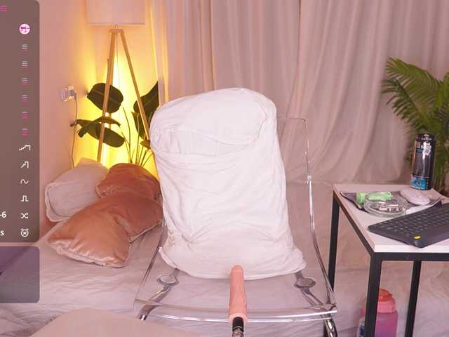 SexyBlondeDoll's BongaCams show and profile